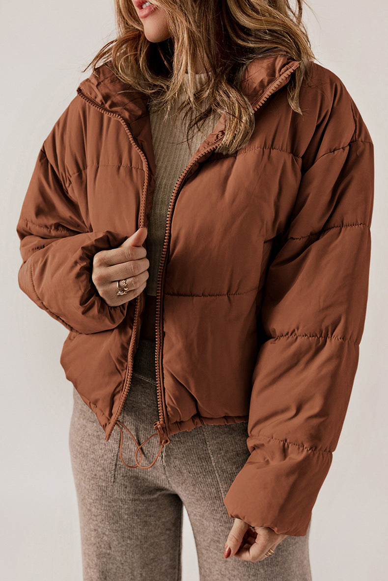 Giacca puffer donna invernale calda ed elegante. Piumino versatile, ideale per un look di moda donna confortevole e alla moda.