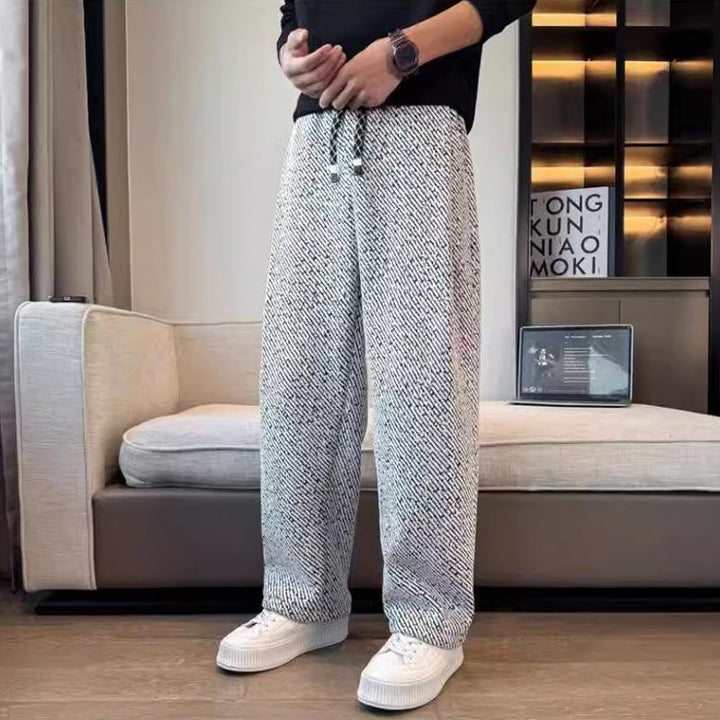 Pantaloni uomo casual neri a gamba dritta, vita elasticizzata. Ideali per comfort quotidiano e outfit streetwear versatili.
