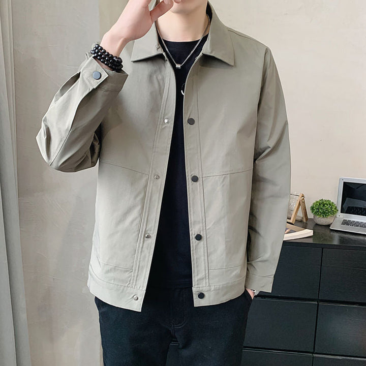 Giacca leggera casual da uomo con bottoni, perfetta per il comfort quotidiano e uno stile versatile.