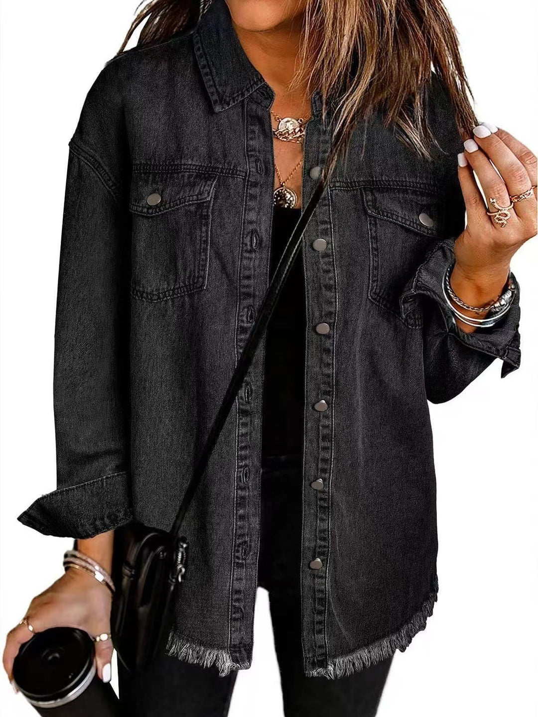 Giacca di jeans classica da donna, stile casual versatile per outfit quotidiani.