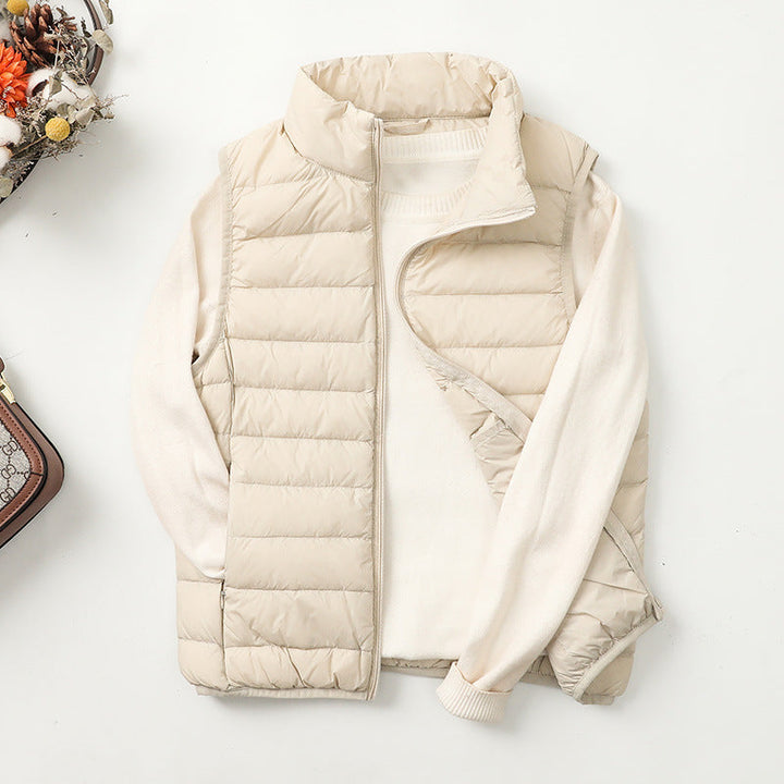 Gilet piumino donna moderno e pratico, design leggero e versatile per un look casual o sportivo.