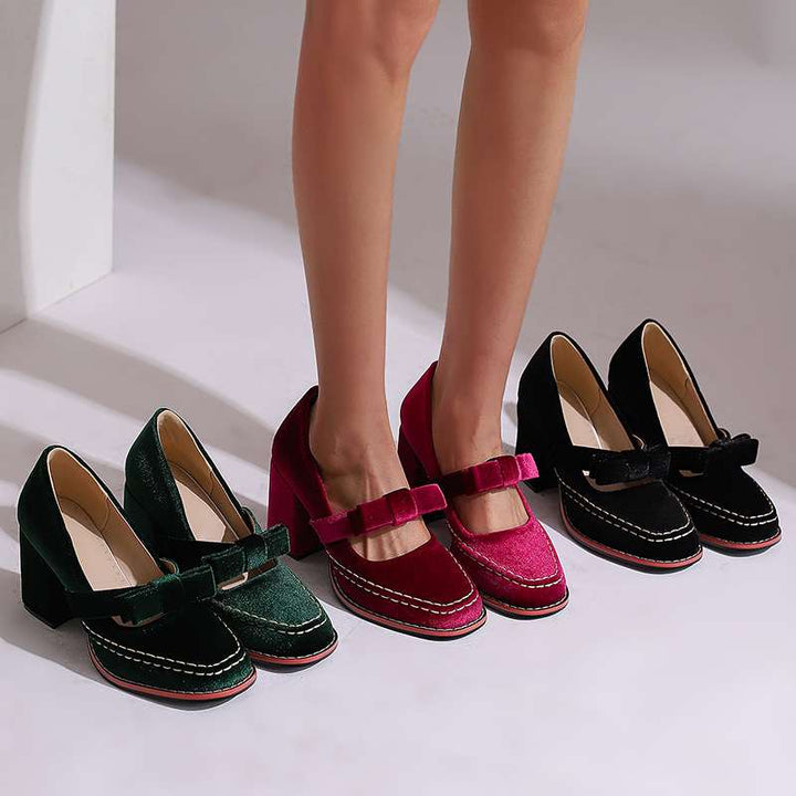 Mocassini donna autunnali neri, scarpe eleganti con tacco a blocco, perfetti per moda e comfort.