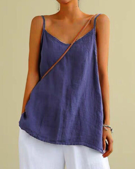 Elegante top estivo donna con scollo a V, spalline sottili. Capo versatile per moda mare e abbigliamento estivo.