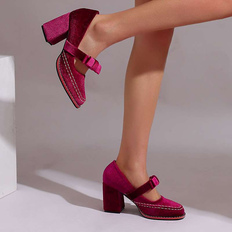 Mocassini donna primaverili, eleganti slip-on con tacco a blocco, disponibili in rosa e verde.