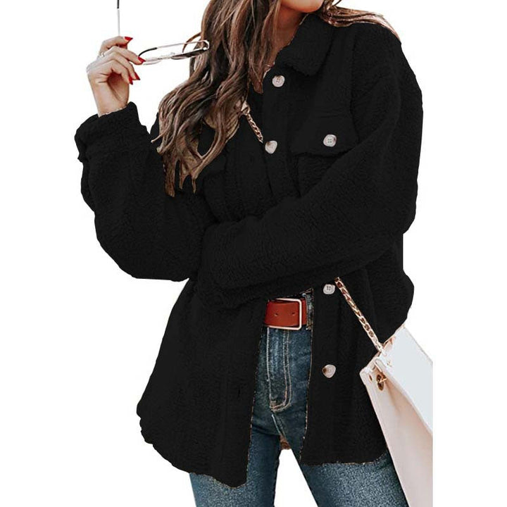 Elegante cappotto donna invernale lungo, monopetto con colletto polo e tasche, ideale come outwear.