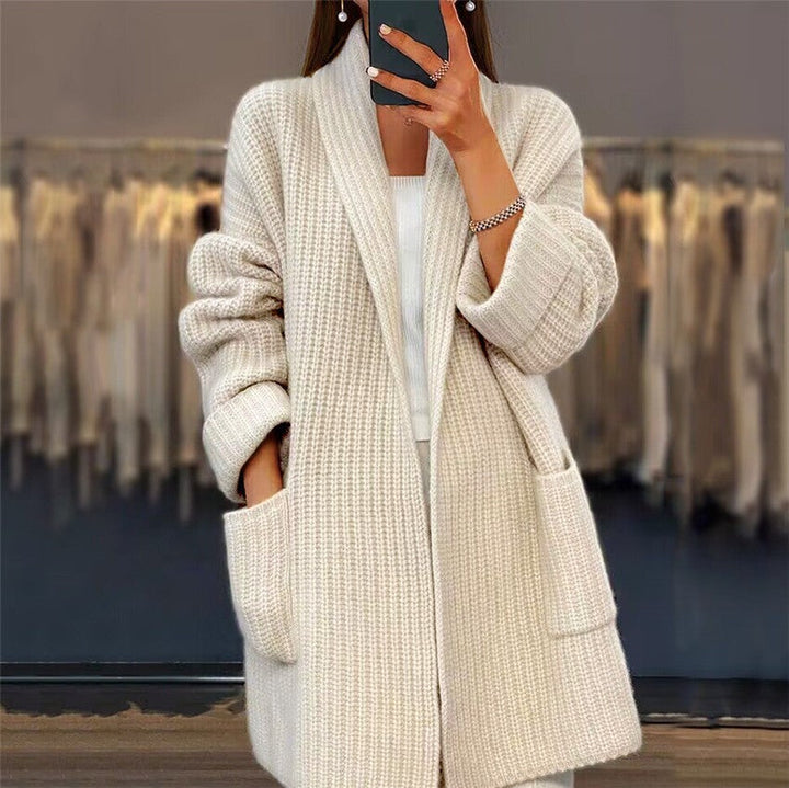 Cardigan donna elegante a kimono con maniche lunghe, perfetto per outfit casual chic e look versatili.