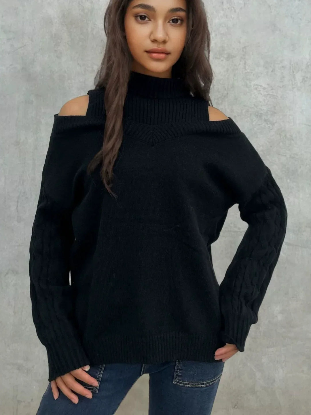 Maglione donna invernale a spalle scoperte, caldo e morbido. Ottima idea regalo per la moda femminile.
