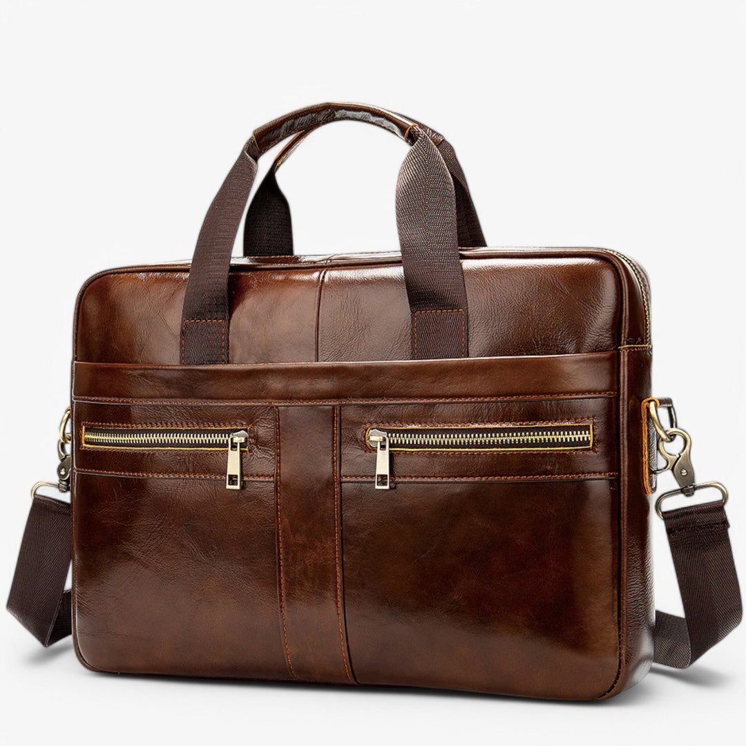 Borsa portadocumenti uomo in pelle marrone con tracolla regolabile, ideale per ufficio o look elegante.