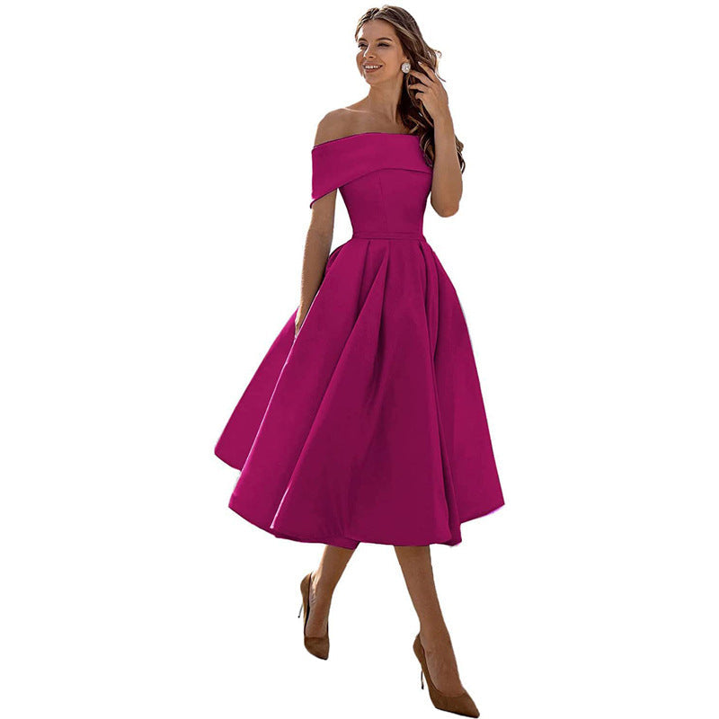 Abito da sera corto senza spalline, un vestito elegante per un look raffinato.