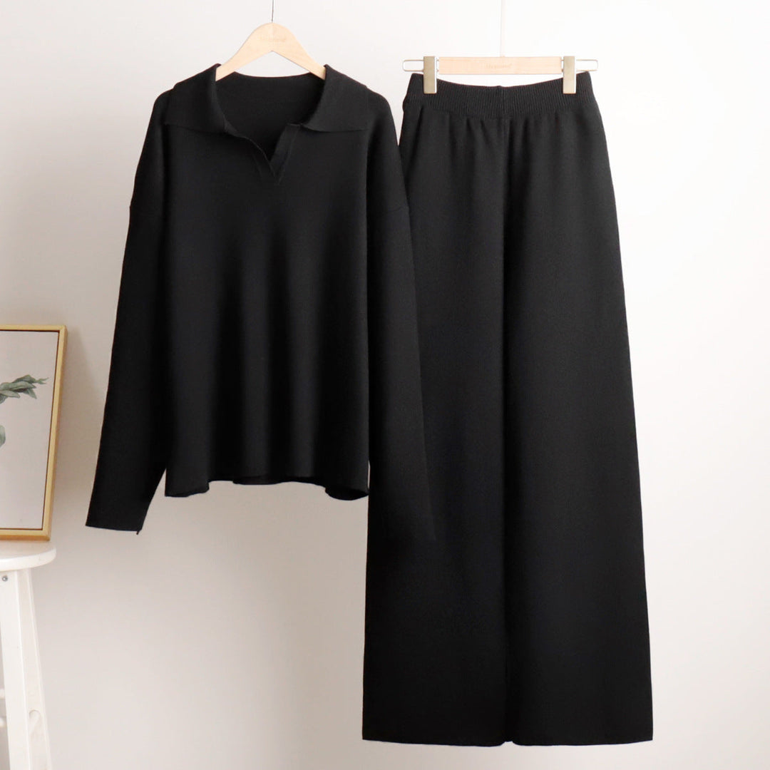 Set completo donna in maglia, maglione oversize con scollo e pantaloni larghi, per una vestibilità rilassata.