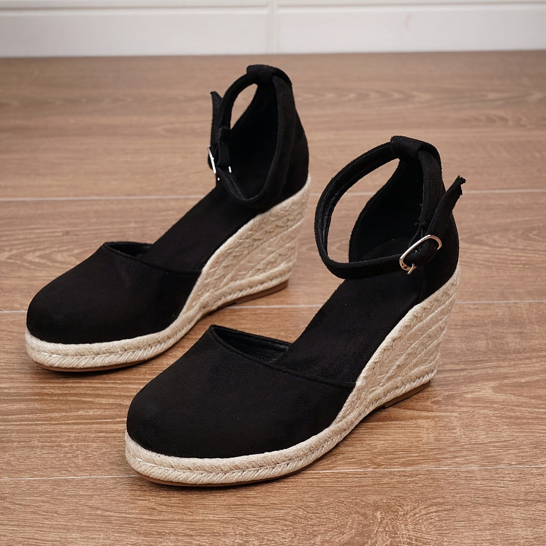 Sandali donna con zeppa per l'estate, un must-have elegante e comodo per la tua calzatura estiva.