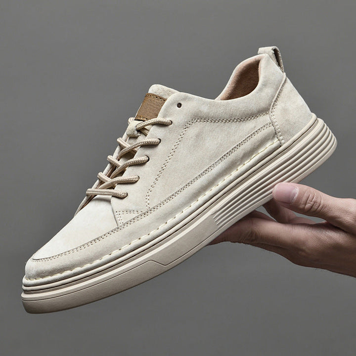 Sneakers uomo, beige, bianco e arancio intenso, con soletta ammortizzata per comfort e ampia vestibilità.