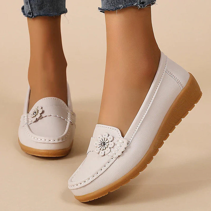 Moda estiva: sandali slip-on donna con supporto arco, eleganti e pratici per ogni occasione.