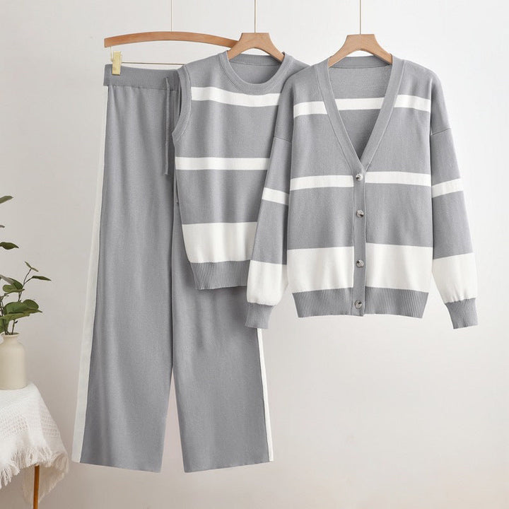 Abbigliamento donna: completo maglia 3 pezzi con gilet, canotta e pantaloni. Ideale per un look comodo e alla moda.
