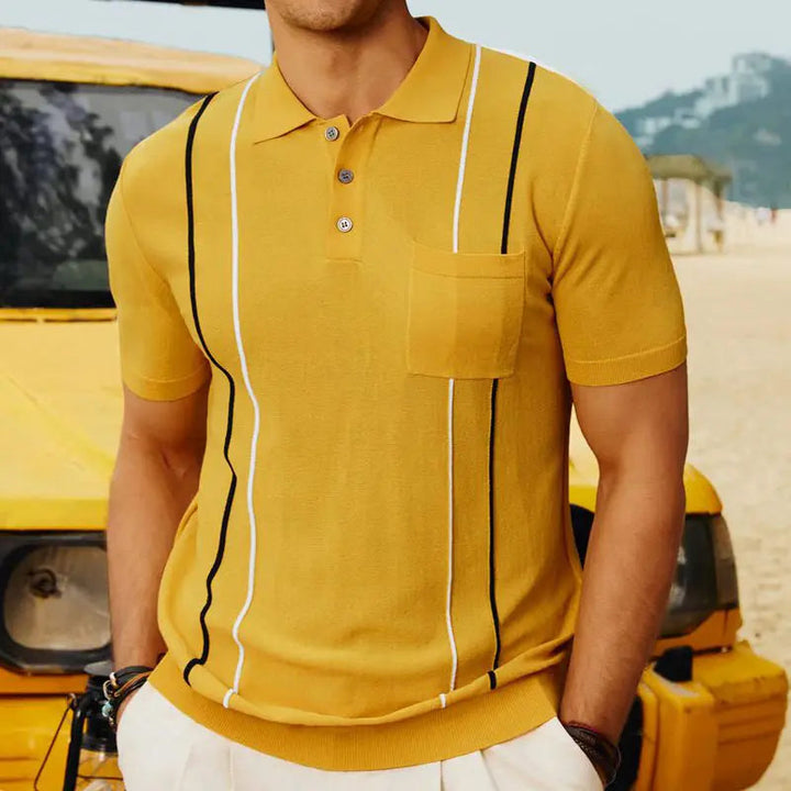 Elegante polo uomo nera slim fit, maniche corte. Top casual con colletto e bottoni per moda estiva maschile.