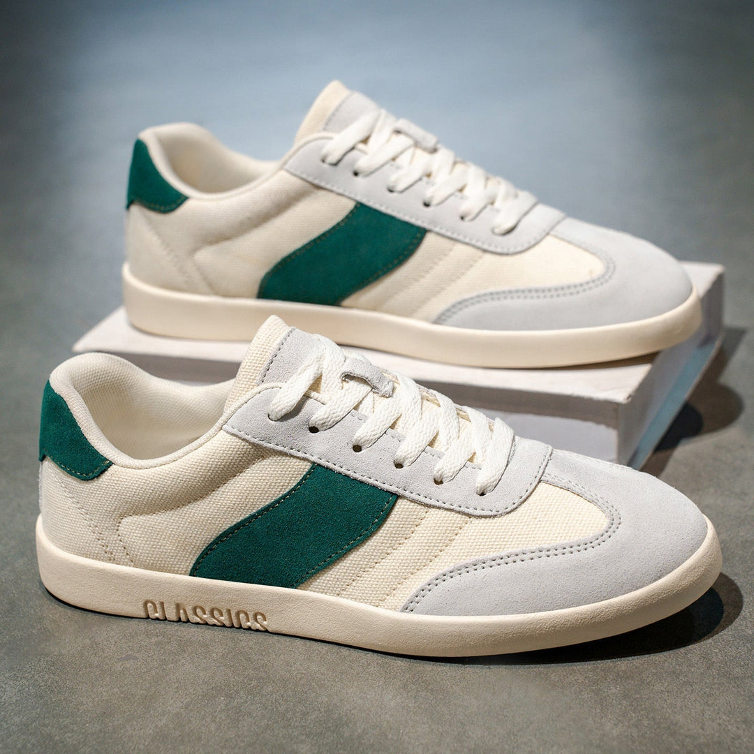 Sneakers uomo blu casual, leggere e versatili, ideali per outfit quotidiani con un tocco di moda.