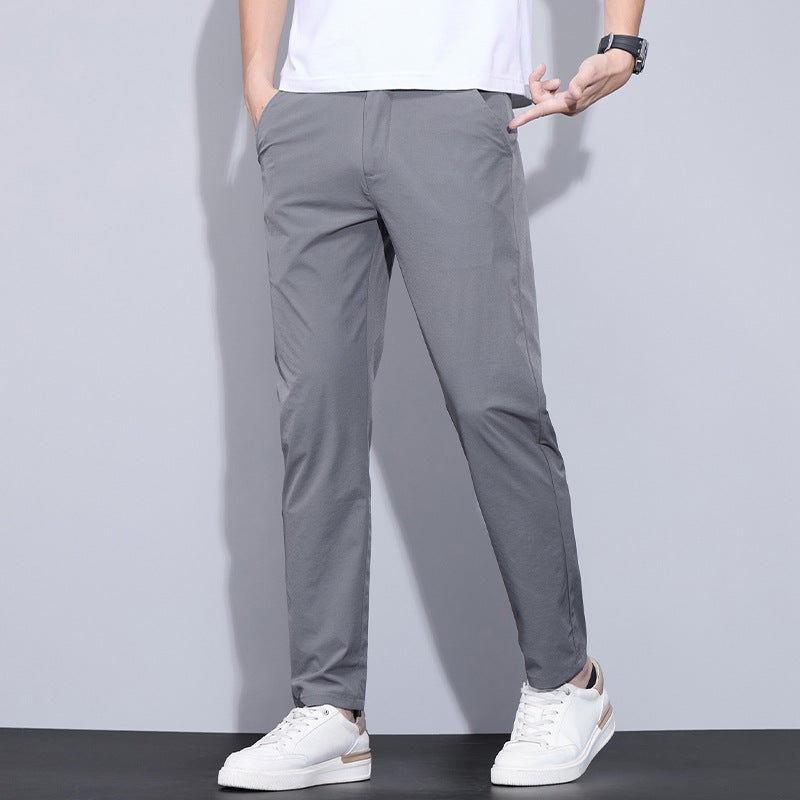 Pantaloni uomo estivi a gamba dritta, traspiranti e comodi, perfetti per look casual e alla moda.