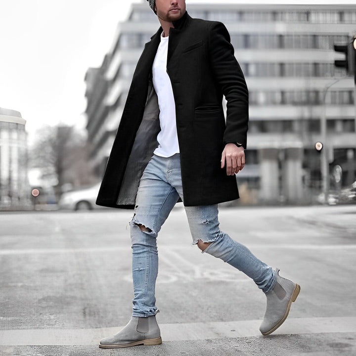 Blazer uomo slim fit, dettagli di pregio per abbigliamento formale e moda. Giacca versatile ed elegante per ogni occasione.