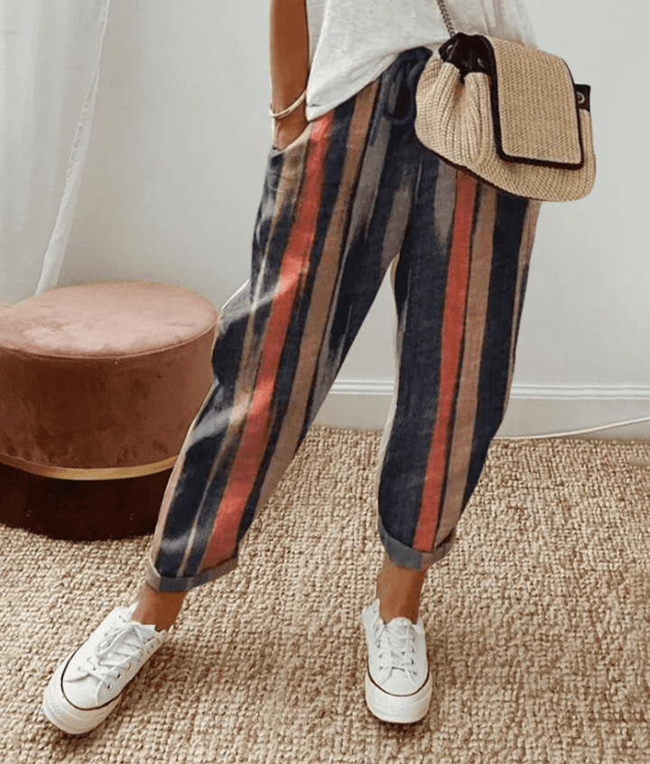 Pantaloni eleganti donna, leggeri e versatili. Ideali per creare outfit casual chic o formali con facilità.