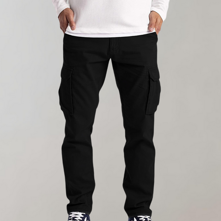 Pantaloni cargo uomo resistenti con ampie tasche, perfetti per outdoor e avventure. Comodi e versatili.