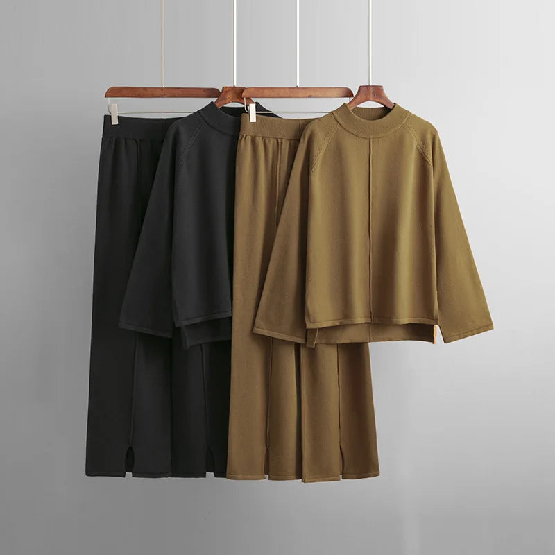 Loungewear donna invernale: set completo con maglione girocollo caldo e pantaloni comodi a gamba larga per il relax.