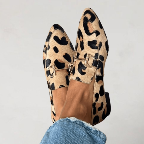 Mocassini donna stampati, eleganti e comodi slip-on per look casual chic quotidiani. Calzature moda donna.