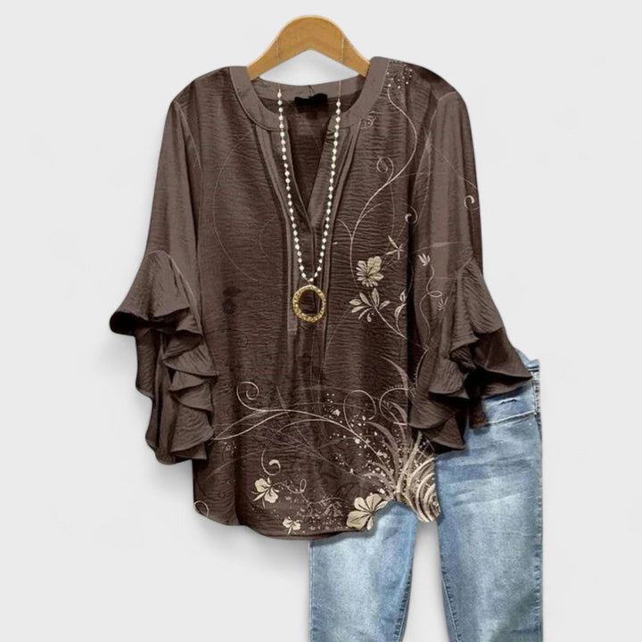 Maglietta estiva donna, comfort leggero e look versatile. Ideale per giornate calde, moda casual.
