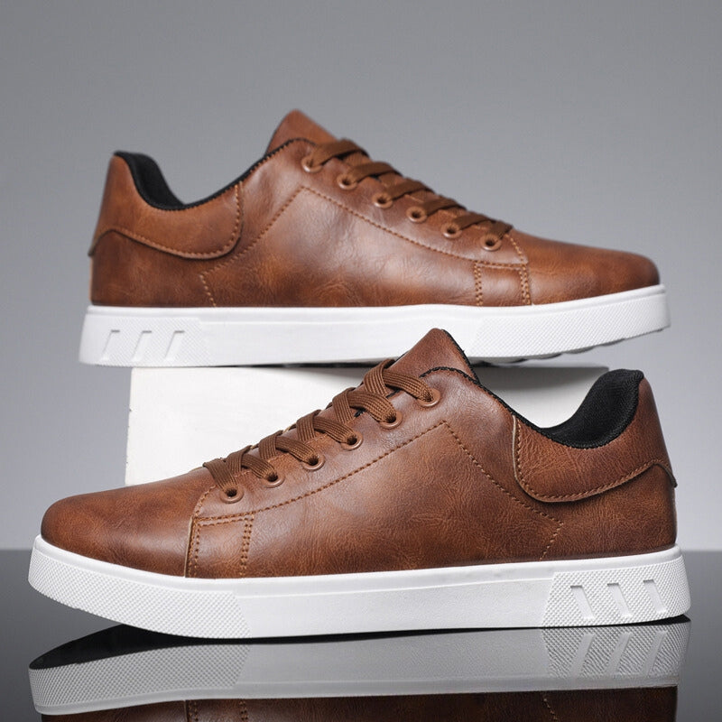 Scarpe vegane da uomo nere, design casual-elegante e sostenibile per ogni stagione.