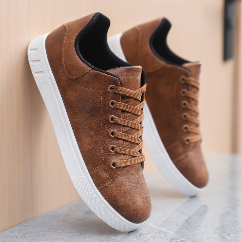 Suola resistente sneakers vegane uomo nere, grip e comfort per un look ecologico e quotidiano.