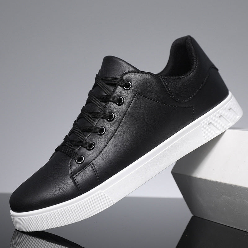 Logo discreto su sneakers vegane uomo, comfort imbottito per il tuo stile quotidiano elegante.