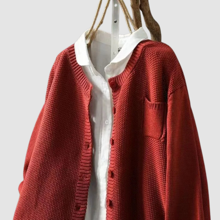 Cardigan da donna a coste, un capo versatile per ogni occasione, dal comfort quotidiano all'ufficio.