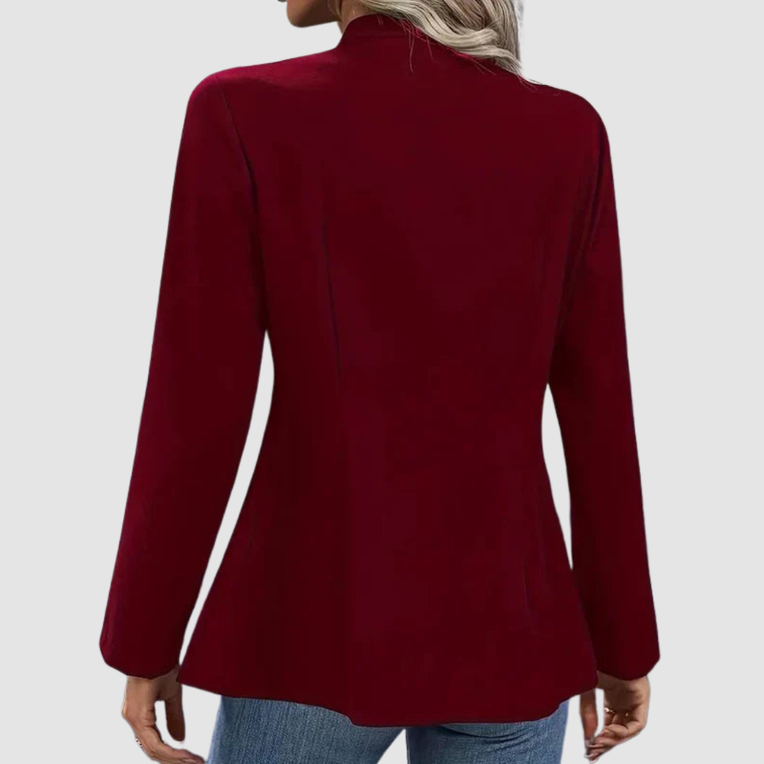 Blazer donna blu navy strutturato, essenziale per moda femminile e un look contemporaneo.
