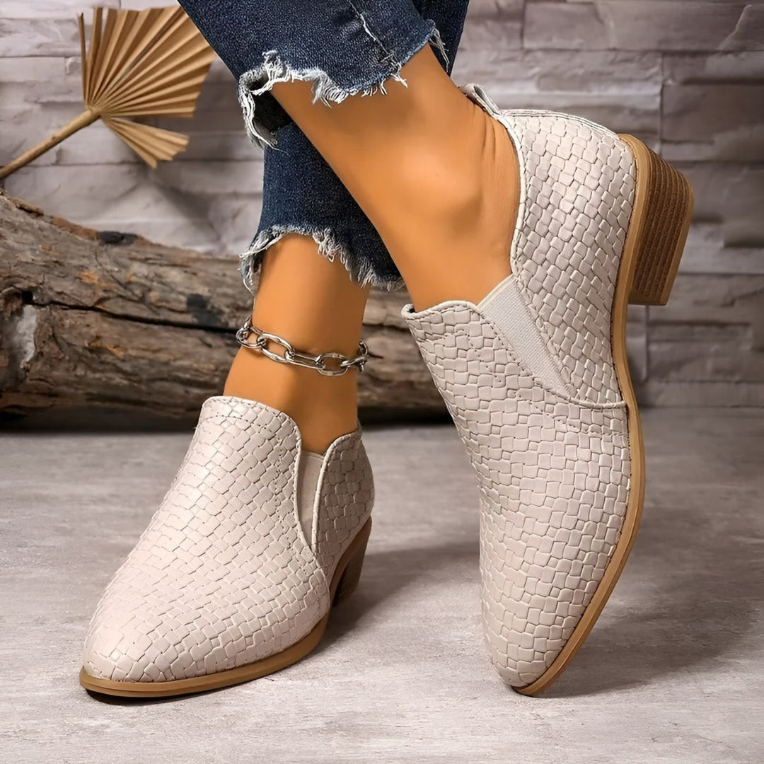 Scarpe Oxford eleganti da donna con tacco largo. Ideali per ufficio, design slip-on classico e chic.