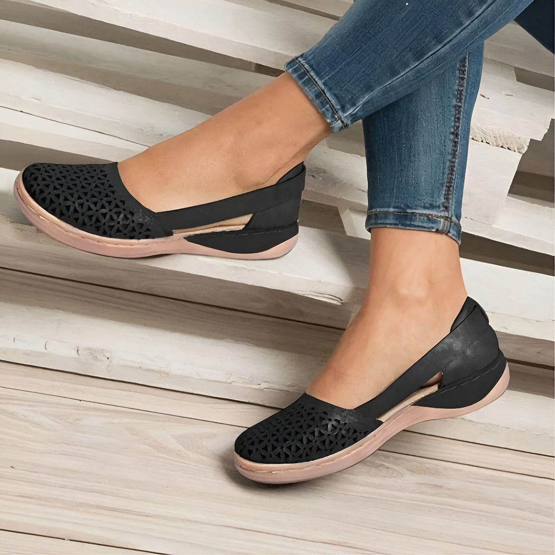 Scarpe slip-on donna, memory foam, traspiranti. Offrono comfort, vestibilità ampia, leggerezza per il relax.