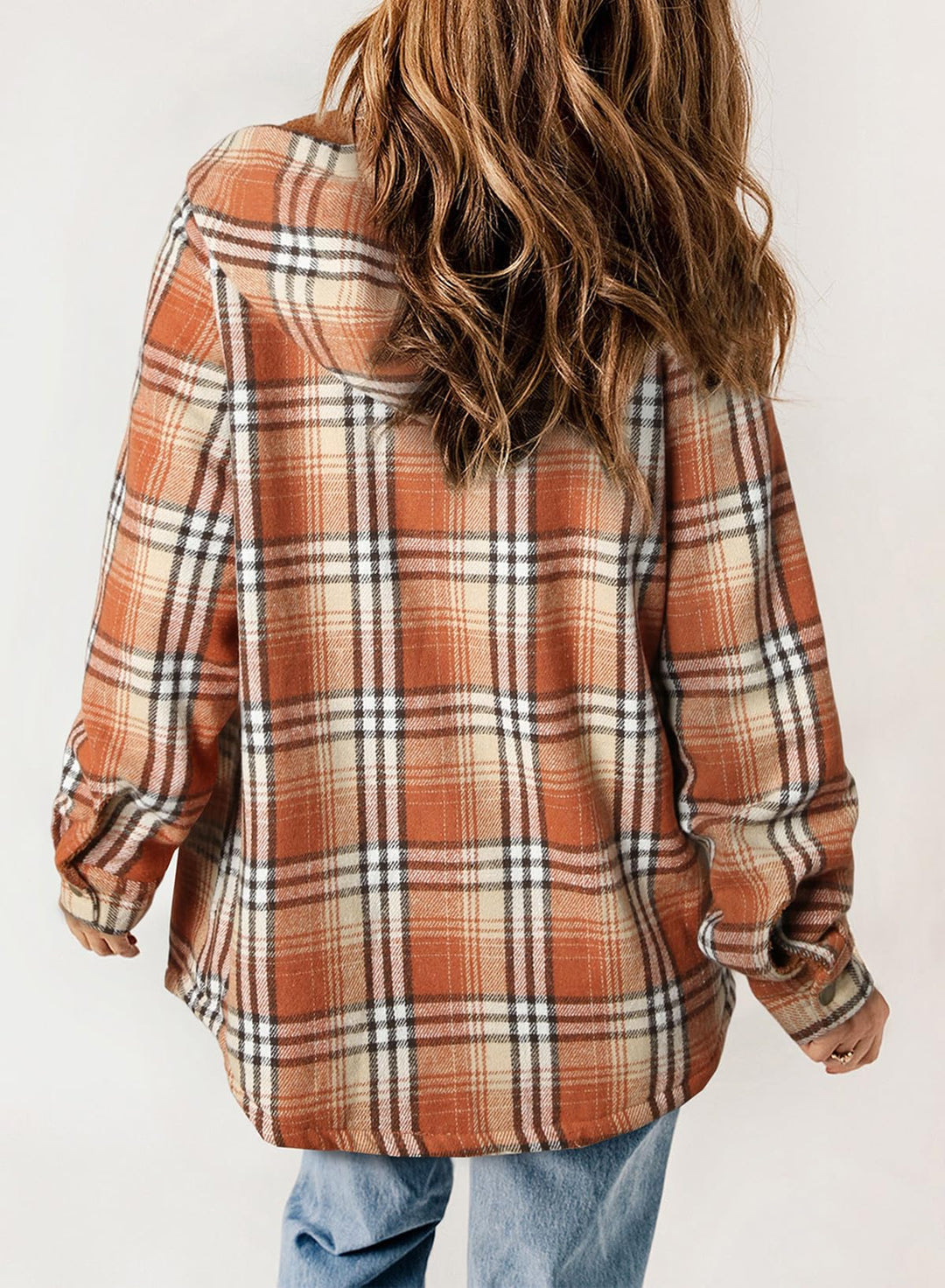 Un classico: giacca donna a quadri con cappuccio, calda e alla moda per l'inverno.