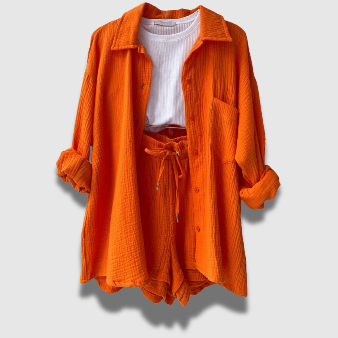 Set estivo donna elegante. Abbigliamento due pezzi leggero e raffinato, offre massimo stile e comfort per la stagione.