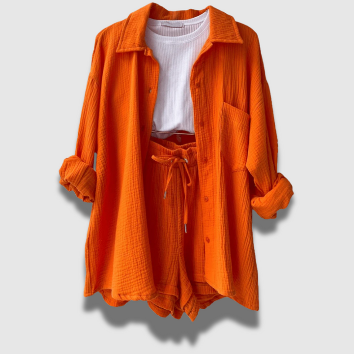 Set estivo donna elegante. Abbigliamento due pezzi leggero e raffinato, offre massimo stile e comfort per la stagione.