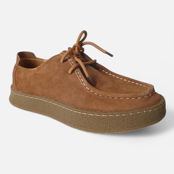 Oxfords uomo casual marrone con suola antiscivolo. Scarpe comode e stringate, ideali per comfort quotidiano.