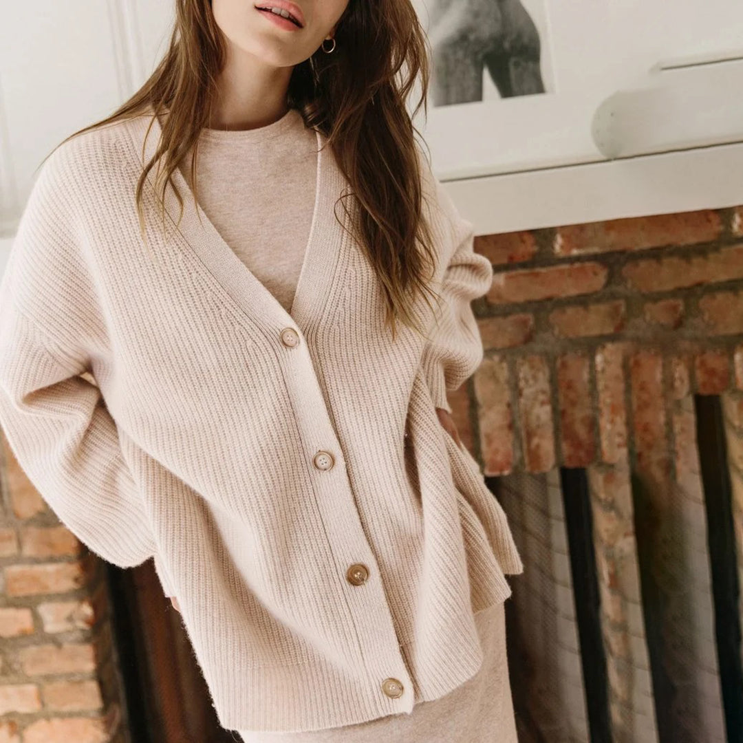 Cardigan oversize donna per autunno inverno, un capo di maglieria elegante e caldo.