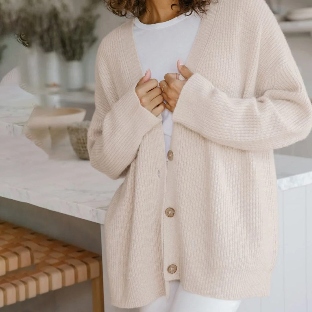 Maglieria donna: cardigan oversize elegante e caldo, per un autunno inverno alla moda.