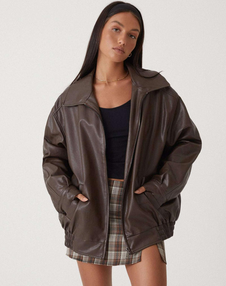Giacca con zip oversize da donna, perfetta per un abbigliamento versatile e alla moda, da giorno a sera.