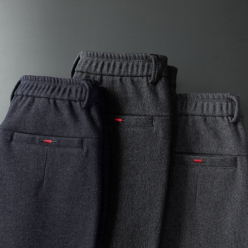 Pantaloni moda maschile slim fit neri, eleganti e comodi per un look contemporaneo e di tendenza.