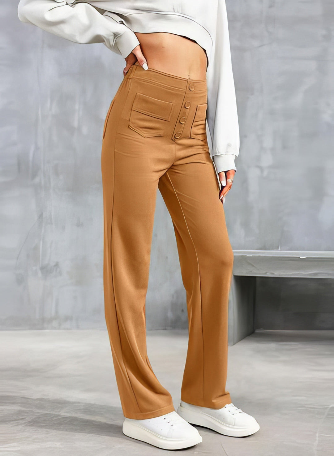 Pantaloni a vita alta per donna, con vestibilità che valorizza. Perfetti per le stagioni calde, comfort assicurato.