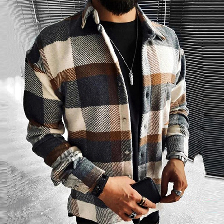 Camicia uomo versatile a maniche lunghe, vestibilità regolare. Perfetta per stile quotidiano e casual.