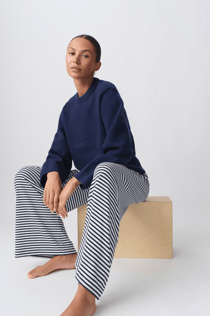 Pantaloni da donna a righe morbidi e comodi per il relax, perfetti come loungewear casual con coulisse.