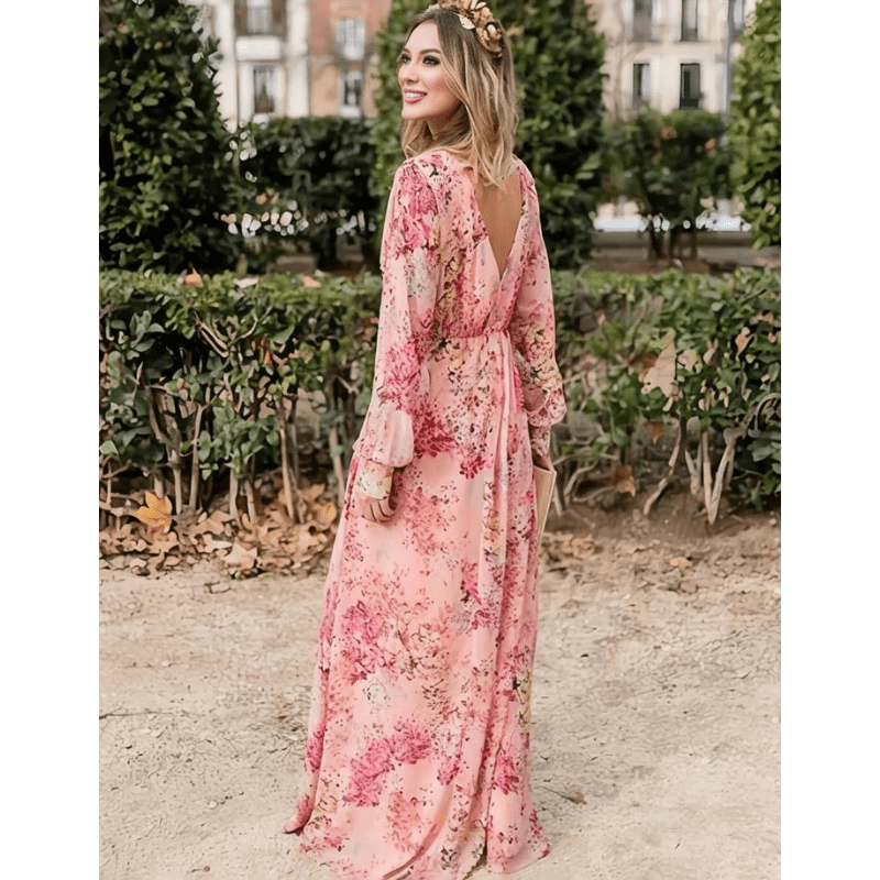 Vestito estivo floreale rosa da donna, lungo e fluido. Ideale per la spiaggia o un look vacanza bohémien.