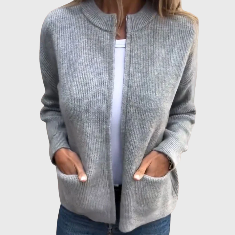Cardigan donna casual con zip e cappuccio, perfetto per look autunnali e invernali.