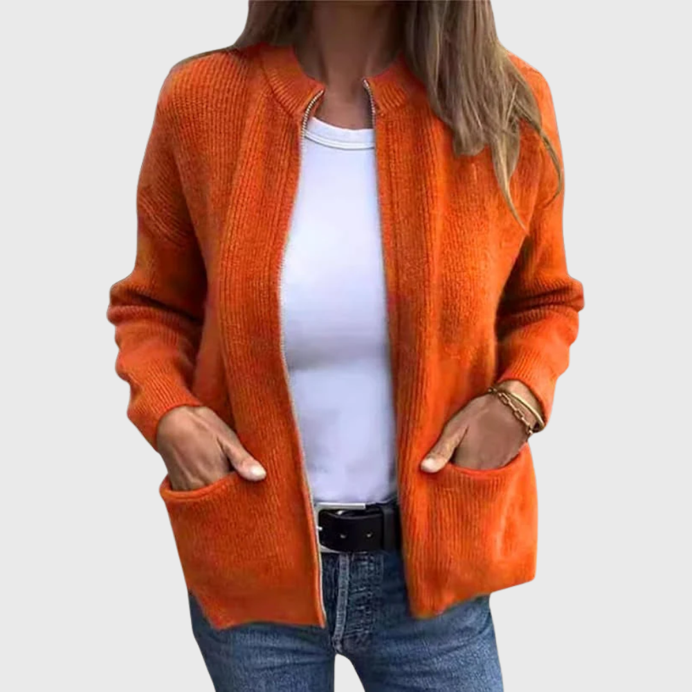 Morbido maglione cardigan donna con zip e cappuccio, per massimo comfort e stile casual.