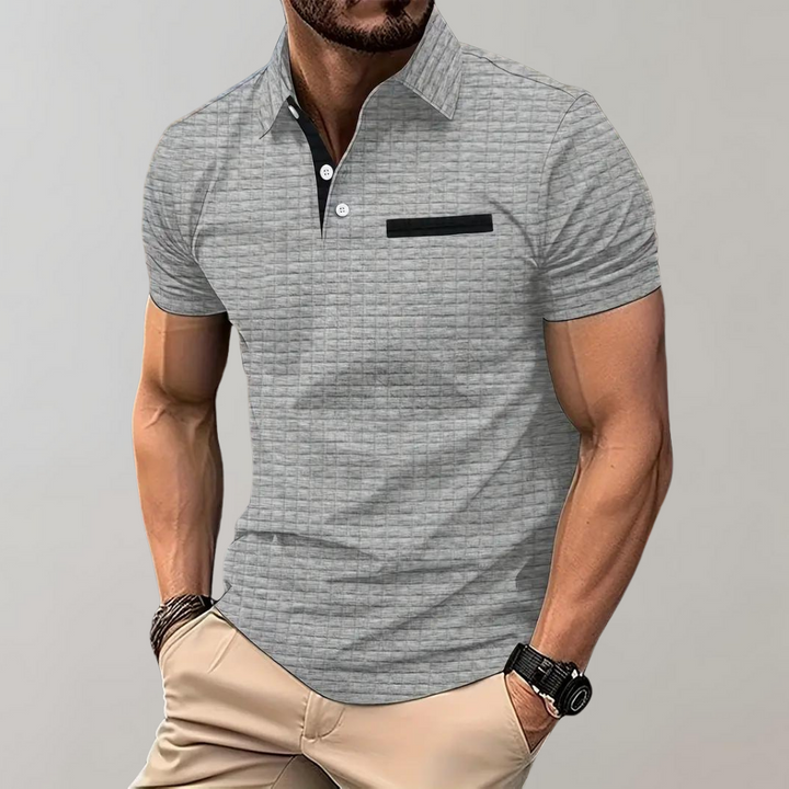 Polo uomo comfortevole e traspirante, un capo essenziale per lo stile casual e l'eleganza quotidiana.