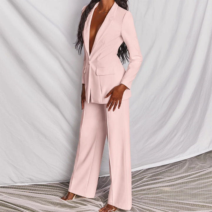 Blazer donna elegante e pantaloni coordinati per un completo formale e professionale da lavoro.